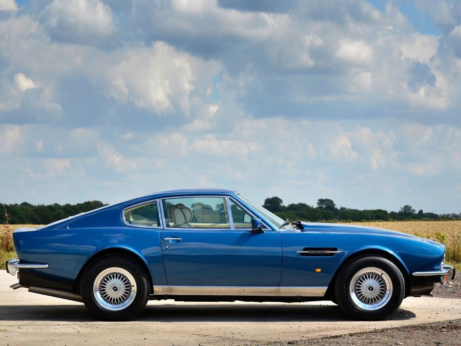  Aston Martin V8 (Series V) 1986 года  (UK) (фото 16 из 21)